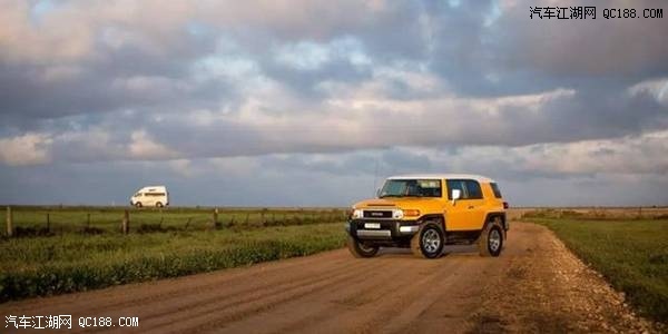 18款进口车丰田酷路泽FJ中东版到店实拍