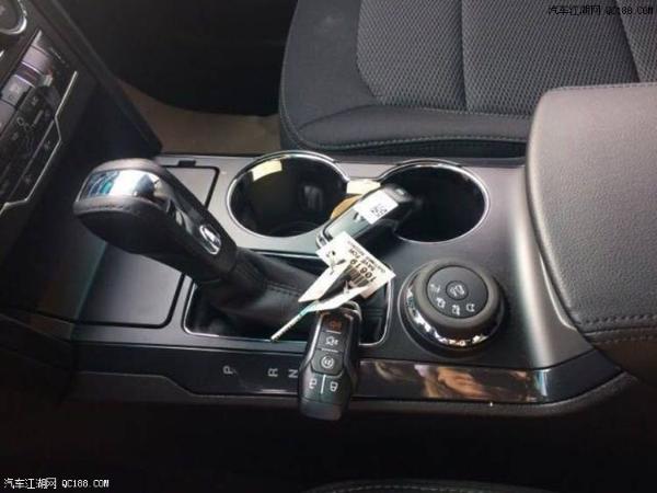 2018款福特探险者2.3T多功能方向盘体验