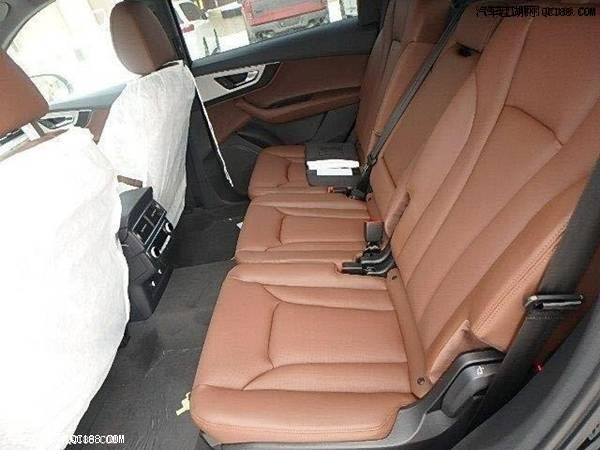 18款奥迪Q7黑外棕内直喷机械增压版解析