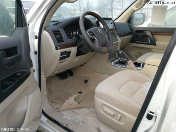 2018款中东版丰田酷路泽4000双油箱评测