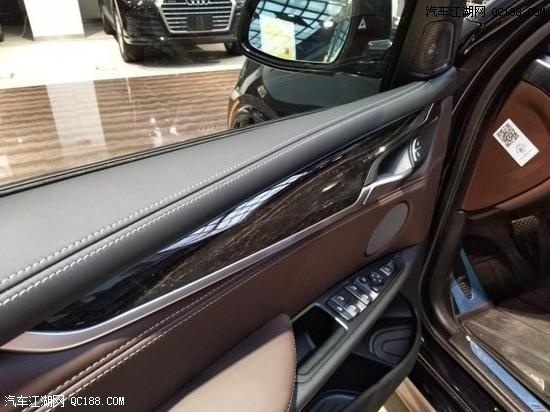 平行进口车18款宝马X5M运动版到店实拍
