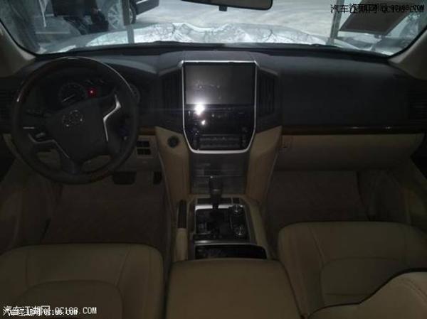 天津港18款中东版丰田酷路泽4000解析