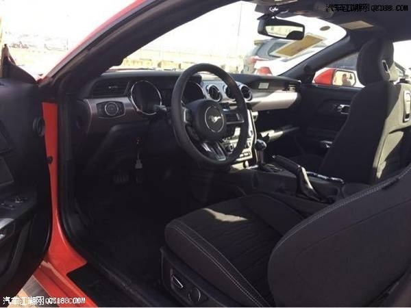 操控性世界一流 17款美规野马试驾体验