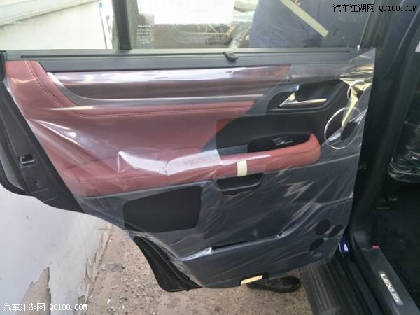 外形不怒自威 18款雷克萨斯570加版特价