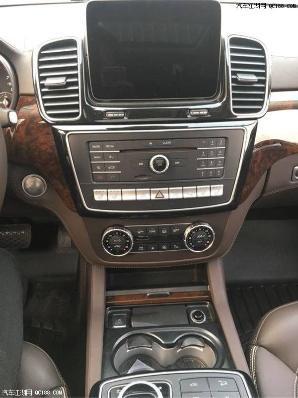 2017款奔驰GLS450黑外咖内367匹美版评测