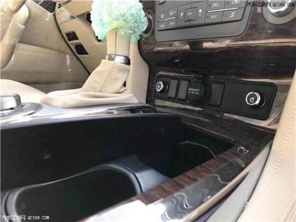 17款中东版尼桑途乐现车398匹马力试驾