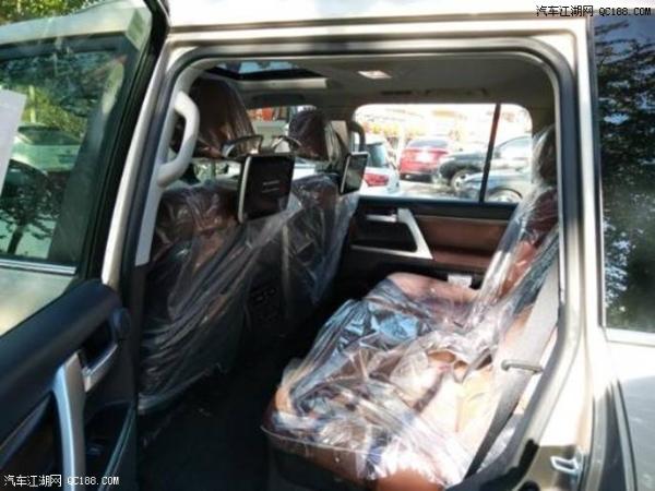 进口18款丰田酷路泽5700配置380马力试驾