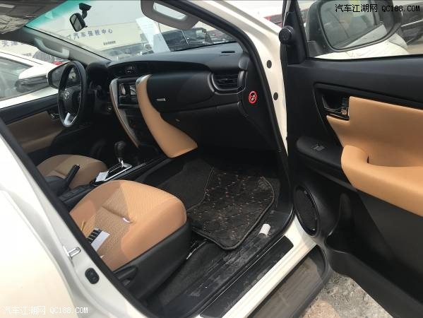 18款丰田穿越者2700铁轮六速七座版报价