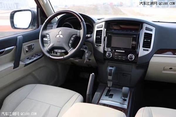 2017款三菱帕杰罗后娱版V97顶配GLS实测