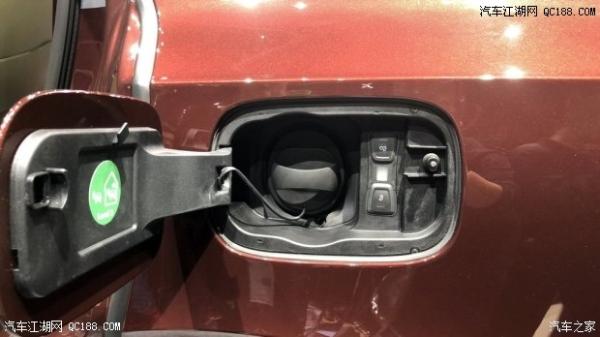 原创日内瓦车展 添越插电混动版车型正式亮相