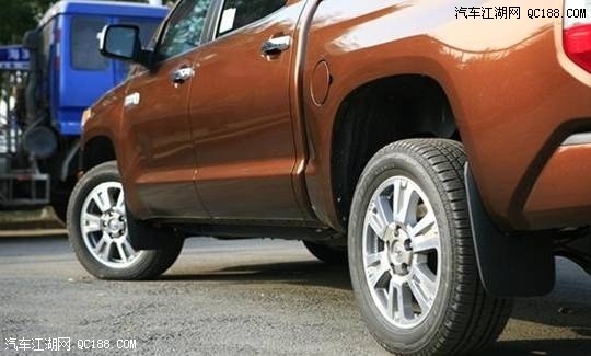 2017款丰田坦途5700 TRD/SD六速皮卡解析