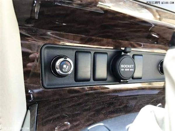 17款中东版尼桑途乐现车398匹马力试驾