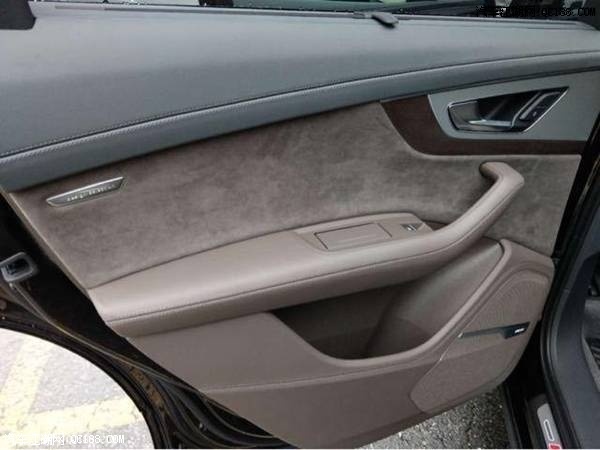 18款奥迪Q7黑外棕内直喷机械增压版解析