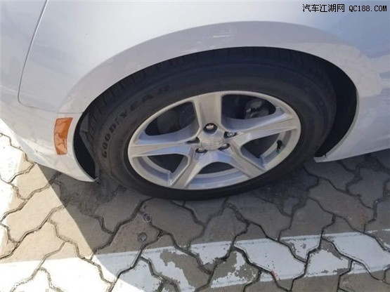 17款雪佛兰科迈罗2.0T涡轮增压8挡版价格