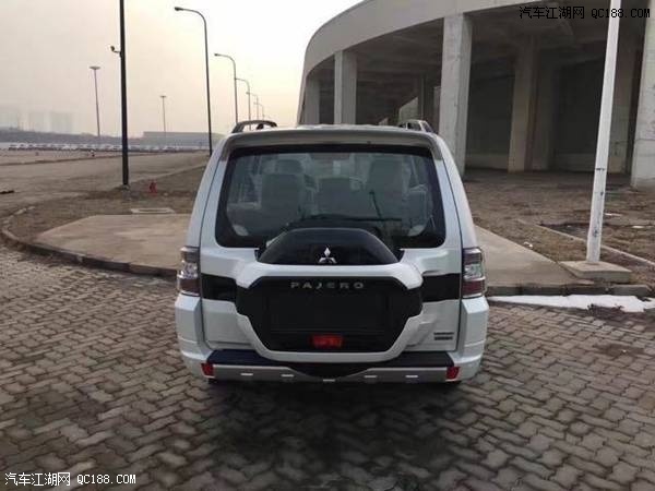 2017款三菱帕杰罗后娱版V97顶配GLS实测