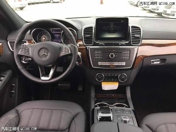 越野性一骑绝尘 试驾18款美规奔驰GLS450