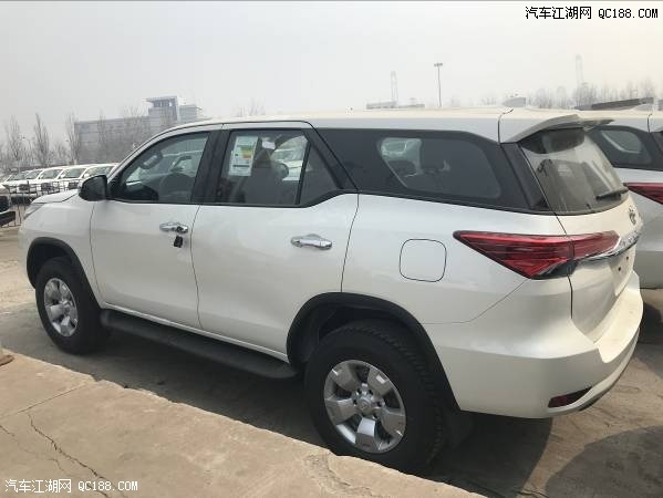 18款丰田穿越者2700铁轮六速七座版报价