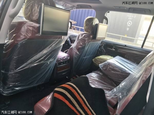 外形不怒自威 18款雷克萨斯570加版特价