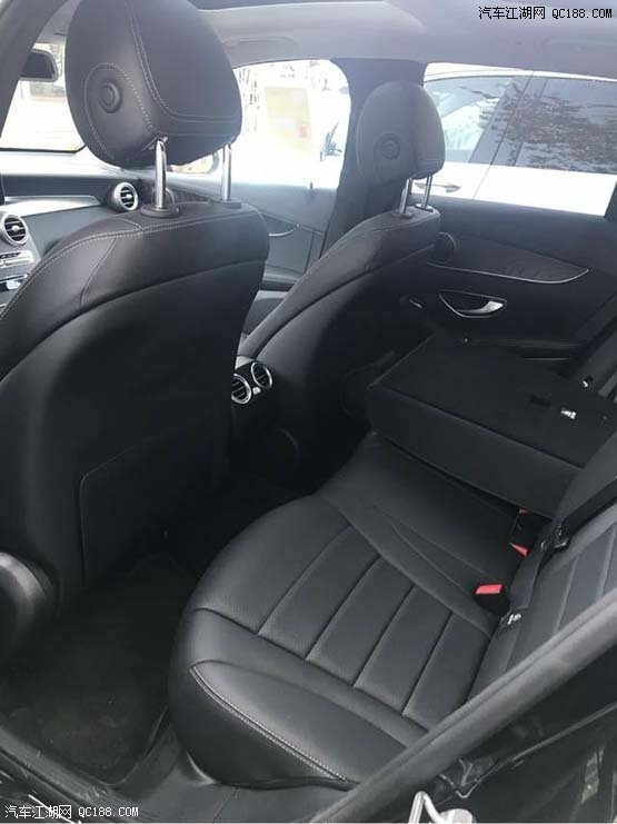 港口18款墨版奔驰GLC300运动型现车实拍