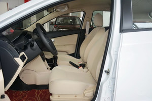 奇瑞风云2现车充足   最高优惠3千元