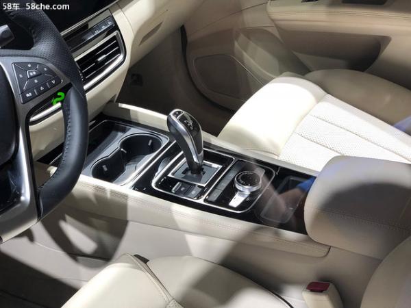 2018北京车展 宋MAX插电式混动车型亮相