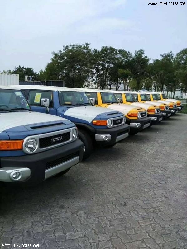 16款丰田FJ酷路泽黑内4.0五座中东版价格