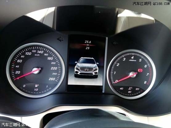 港口18款墨版奔驰GLC300运动型现车实拍