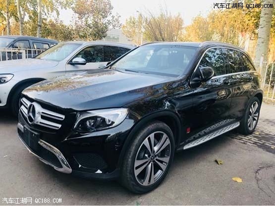 港口18款墨版奔驰GLC300运动型现车实拍