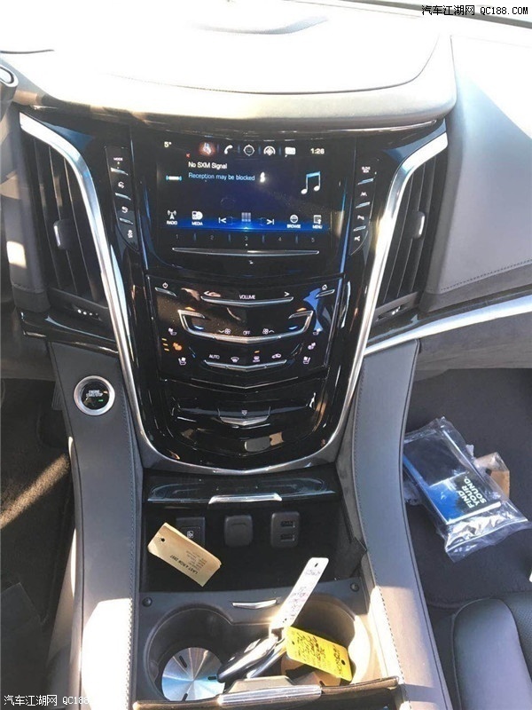 17款平行进口凯迪拉克凯雷德到店实拍