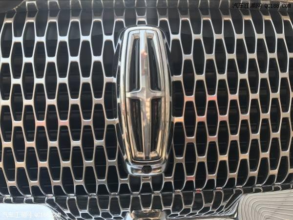 18款林肯领航员3.5TT黑外黑内长轴版评测