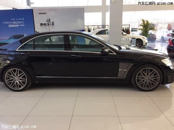 奔驰巴博斯50S 4.7T双涡轮增压动力解读