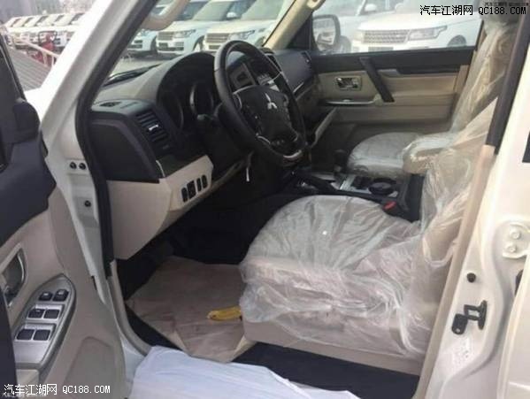 18款三菱帕杰罗V97限量版天窗实车实拍