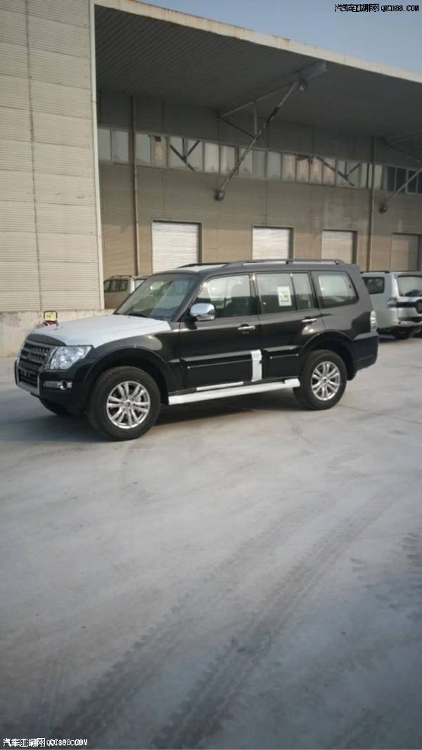 18款三菱配置分时四驱油耗参数报价体验