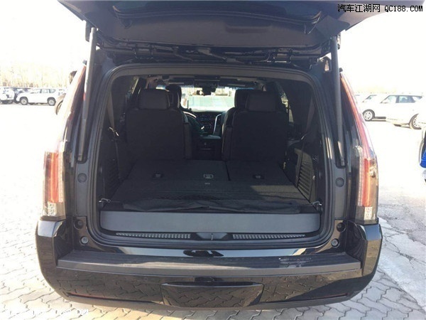 17款平行进口凯迪拉克凯雷德到店实拍