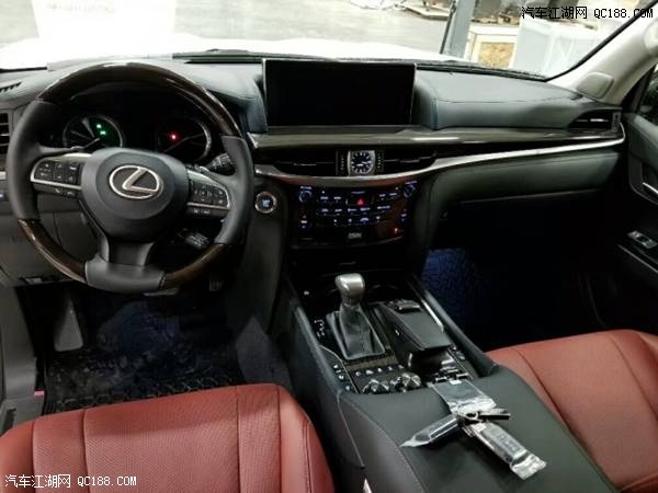 2018款雷克萨斯LX570八座21轮到店实拍