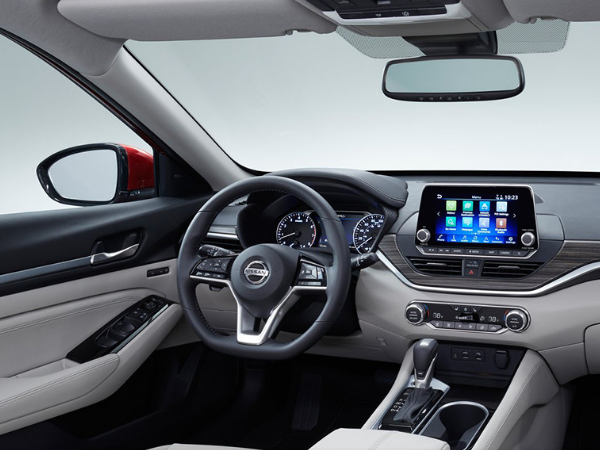 原创新天籁纽约车展评测 颜值秒杀同级对手