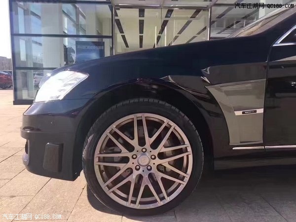 奔驰巴博斯50S 4.7T双涡轮增压动力解读