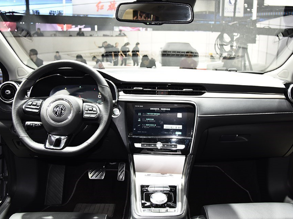 原创新名爵6插电混动版评测 高配置性能轿跑