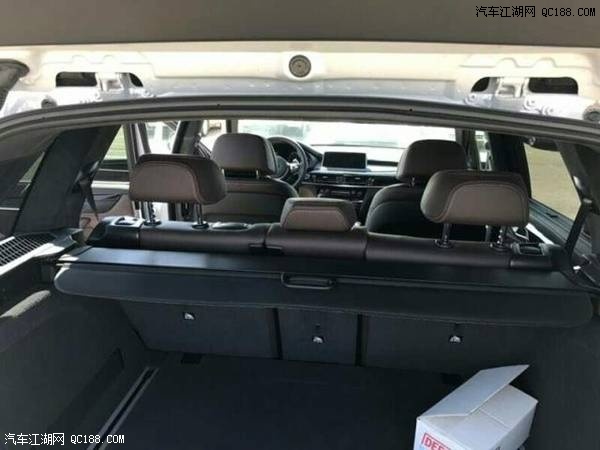 科技感十足 实拍17款墨版宝马X5运动型