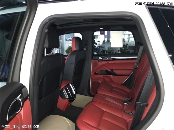 王者座驾 17款保时捷卡宴配置性能实测