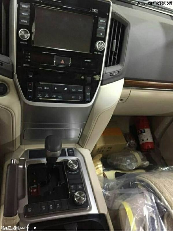 18款丰田陆地巡航舰中东酷路泽4000体验