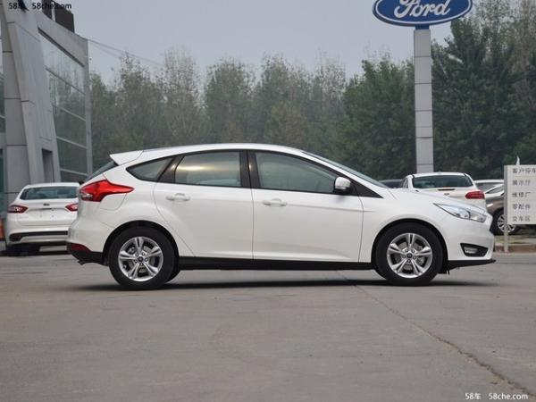 科技感的提升 新一代福克斯两厢版实拍