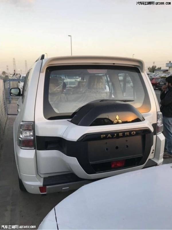 18款三菱配置分时四驱油耗参数报价体验