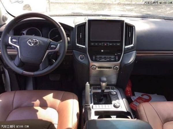 进口18款丰田兰德酷路泽5700配置解析