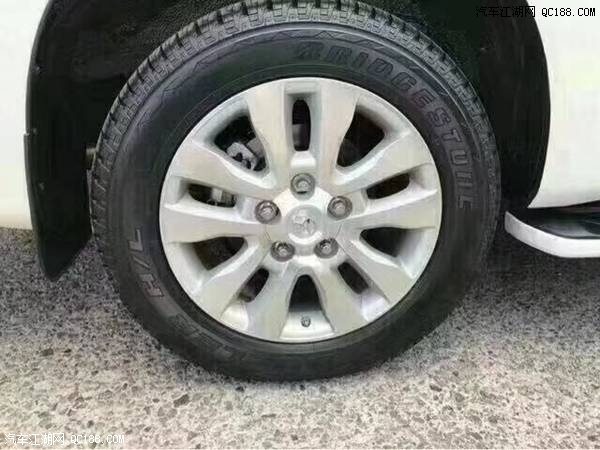 2018款丰田红杉5700 5.7L V8六挡版解读