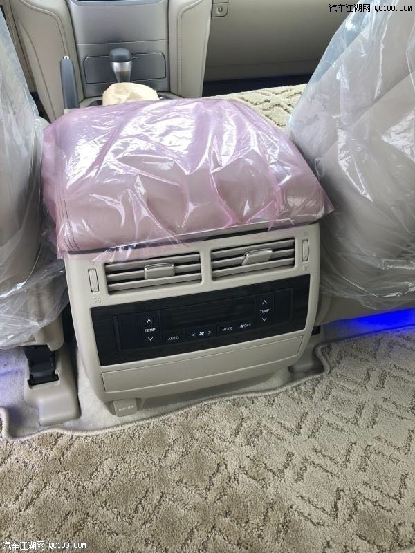 17款丰田兰德酷路泽5700配置动力详解