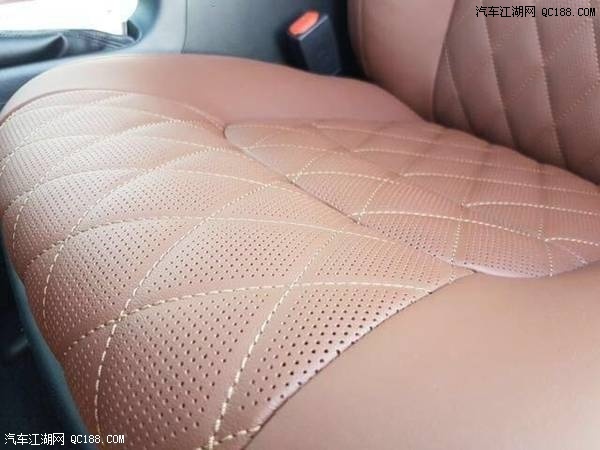 2017款进口中东版酷路泽5700顶配车实测