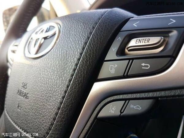 2017款进口中东版酷路泽5700顶配车实测