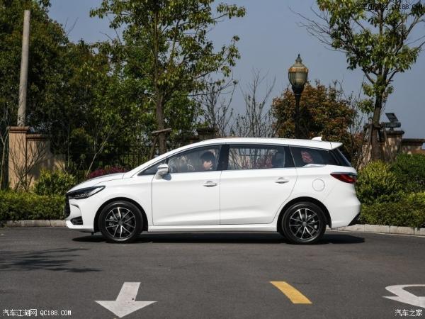 比亚迪宋MAX 6座版 于4月17日上市销售