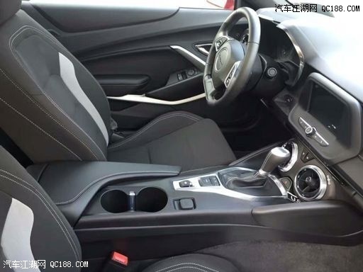 进口2017款雪佛兰科迈罗2.0T实拍感受